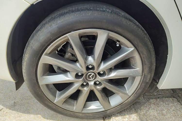 Used Mazda 3 Axela 2019 Cloud-Controlled Version Hatchback 2.0L Automatic Luxury Model China VI Standard Right Rear Wheel Hub