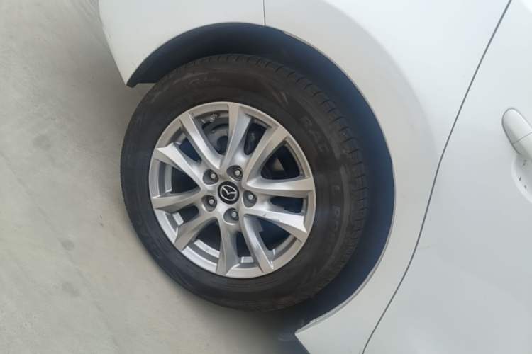 Used Mazda 3 Axela 2019 Cloud-Controlled Version Sedan 1.5L Automatic Comfort Trim China VI Standard Right Rear Wheel Hub