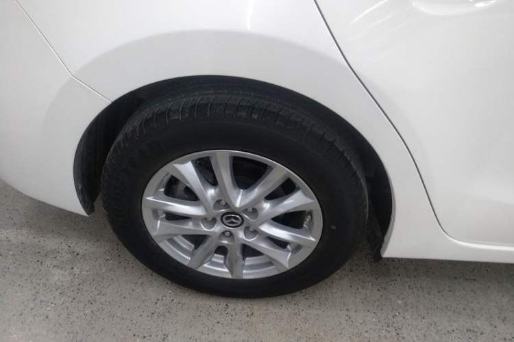 Used Mazda 3 Axela 2019 Cloud-Controlled Sedan 1.5L Automatic Luxury Model China VI Standard Right Rear Wheel Hub