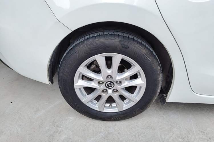 Used Mazda 3 Axela 2019 Cloud-Controlled Sedan 1.5L Automatic Luxury Model China VI Standard Right Rear Wheel Hub