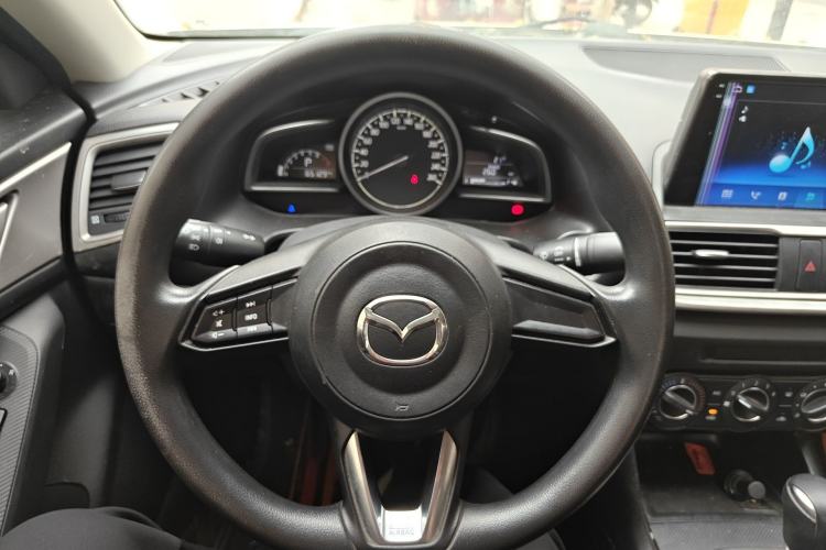 Used Mazda 3 Axela 2019 Cloud-Controlled Version Sedan 1.5L Automatic Comfort Trim China VI Standard Steering Wheel