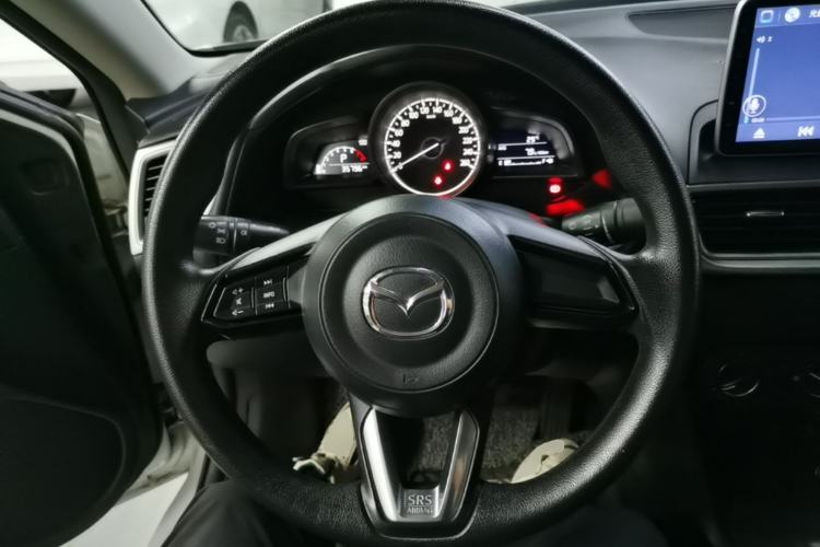 Used Mazda 3 Axela 2019 Cloud-Controlled Version Sedan 1.5L Automatic Comfort Trim China VI Standard Steering Wheel