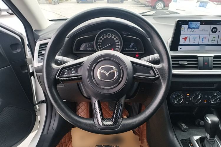 Used Mazda 3 Axela 2019 Cloud-Controlled Version Hatchback 1.5L Automatic Comfort Model Emission Standard China V Steering Wheel