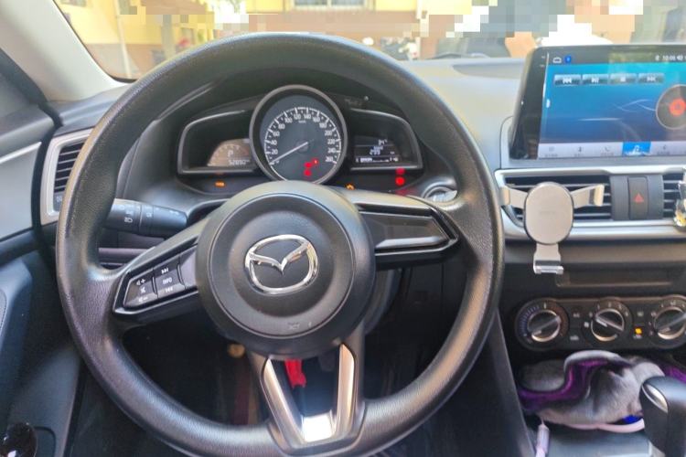 Used Mazda 3 Axela 2019 Cloud-Controlled Version Sedan 1.5L Automatic Comfort Trim China VI Standard Steering Wheel