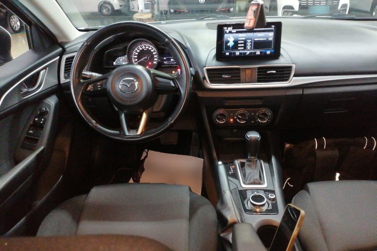 Used Mazda 3 Axela 2019 Cloud-Control Edition Hatchback 1.5L Automatic Comfort Model China VI Standard Steering Wheel
