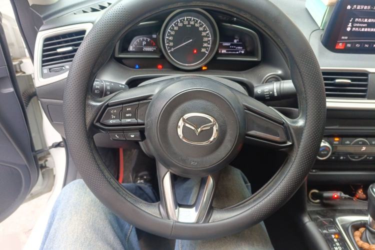 Used Mazda 3 Axela 2019 Cloud-Controlled Sedan 1.5L Automatic Luxury Model China VI Standard Steering Wheel