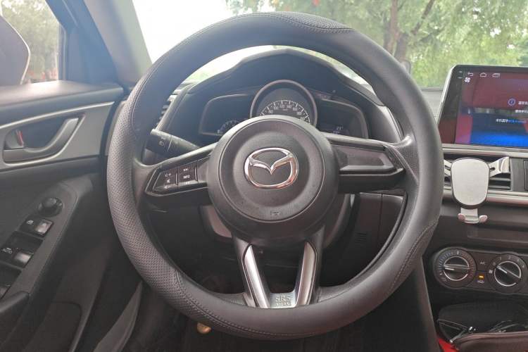 Used Mazda 3 Axela 2019 Cloud-Controlled Version Sedan 1.5L Automatic Comfort Trim China VI Standard Steering Wheel