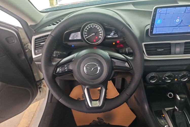 Used Mazda 3 Axela 2019 Cloud-Controlled Version Sedan 1.5L Automatic Comfort Trim China VI Standard Steering Wheel