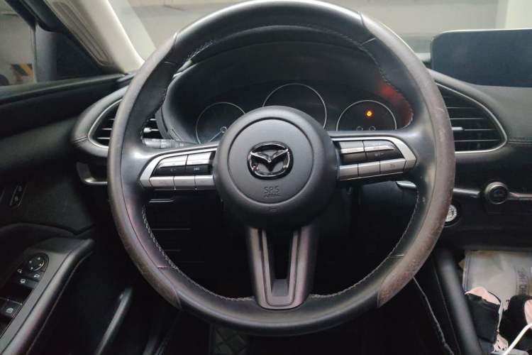 Used Mazda 3 Axela 2019 Cloud-Controlled Version Sedan 1.5L Automatic Luxury Trim China VI Standard Steering Wheel