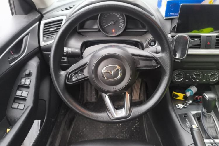 Used Mazda 3 Axela 2019 Cloud-Controlled Version Sedan 1.5L Automatic Comfort Trim China VI Standard Steering Wheel