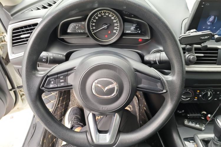Used Mazda 3 Axela 2019 Cloud-Controlled Version Sedan 1.5L Automatic Comfort Trim China VI Standard Steering Wheel