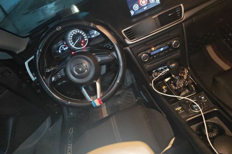 Used Mazda 3 Axela 2019 Cloud-Controlled Sedan 1.5L Automatic Luxury Model China VI Standard Steering Wheel