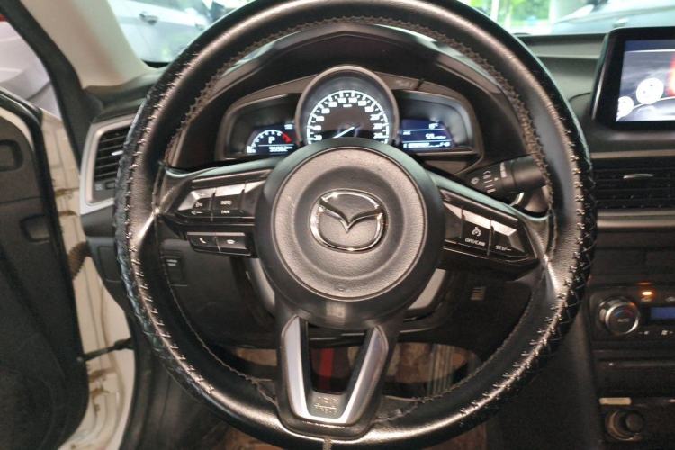 Used Mazda 3 Axela 2019 Cloud-Controlled Sedan 1.5L Automatic Luxury Model China VI Standard Steering Wheel