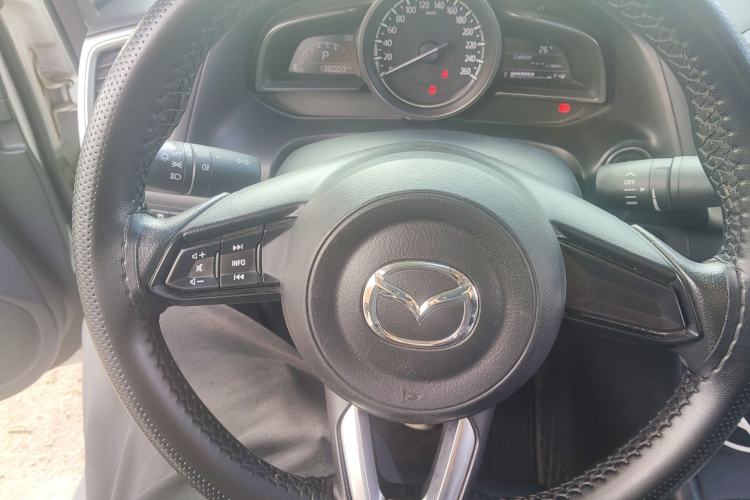 Used Mazda 3 Axela 2019 Cloud-Controlled Version Sedan 1.5L Automatic Comfort Trim China VI Standard Steering Wheel