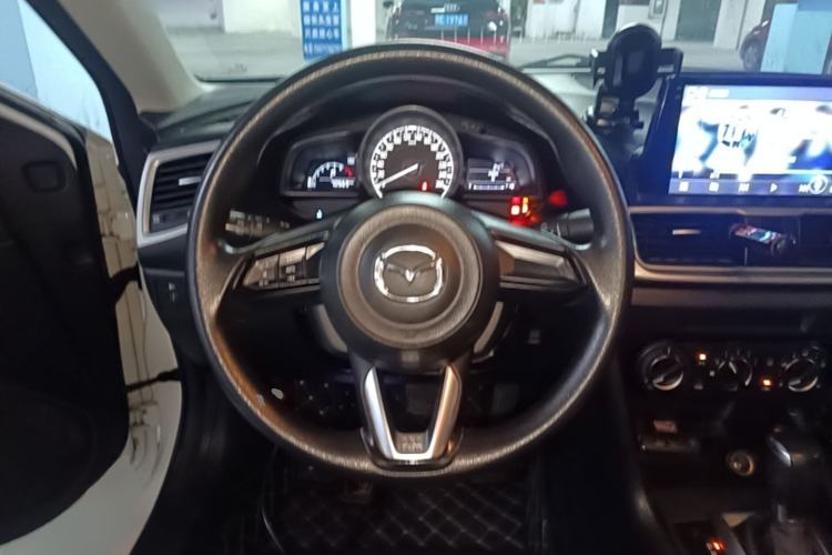 Used Mazda 3 Axela 2019 Cloud-Controlled Version Sedan 1.5L Automatic Comfort Trim China V Standard Steering Wheel