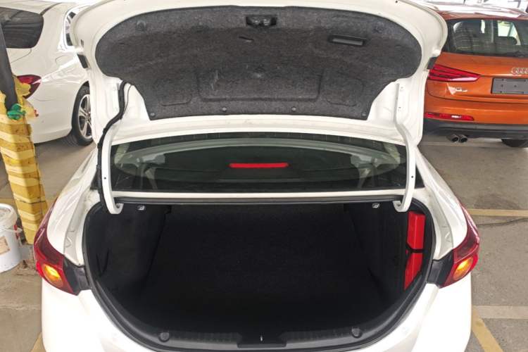 Used Mazda 3 Axela 2019 Cloud-Controlled Version Sedan 1.5L Automatic Comfort Trim China VI Standard Trunk