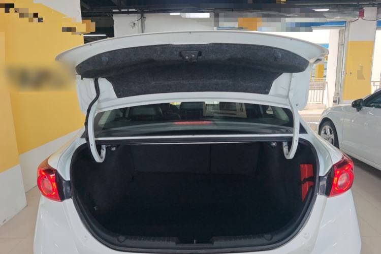 Used Mazda 3 Axela 2019 Cloud-Controlled Sedan 1.5L Automatic Luxury Model China VI Standard Trunk