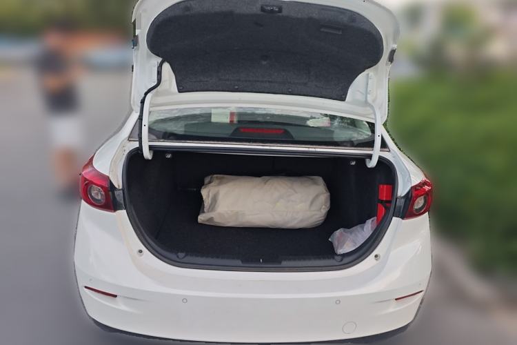 Used Mazda 3 Axela 2019 Cloud-Controlled Sedan 1.5L Automatic Luxury Model China VI Standard Trunk
