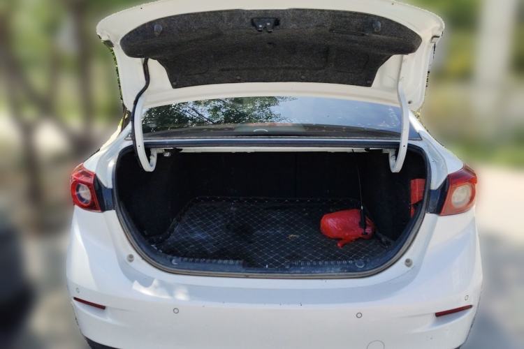 Used Mazda 3 Axela 2019 Cloud-Controlled Sedan 1.5L Automatic Luxury Model China VI Standard Trunk