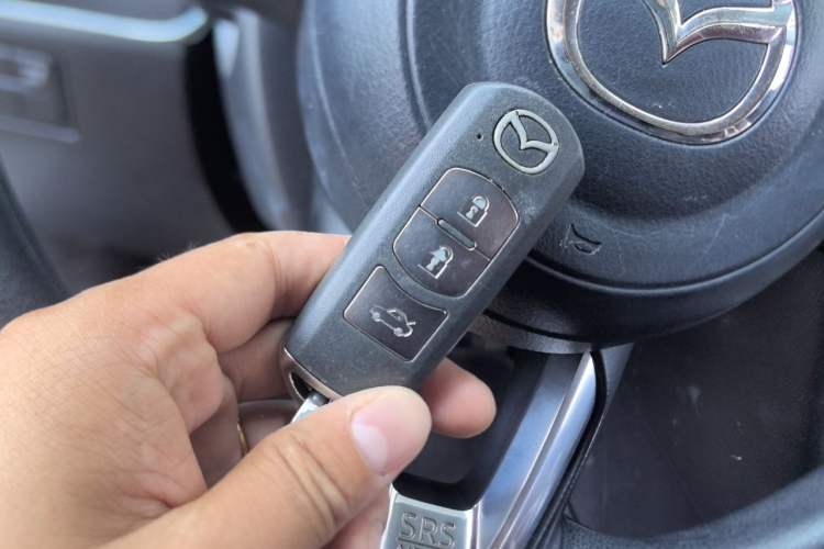 Used Mazda 3 Axela 2019 Cloud-Controlled Version Sedan 1.5L Automatic Comfort Trim China V Standard Vehicle Key