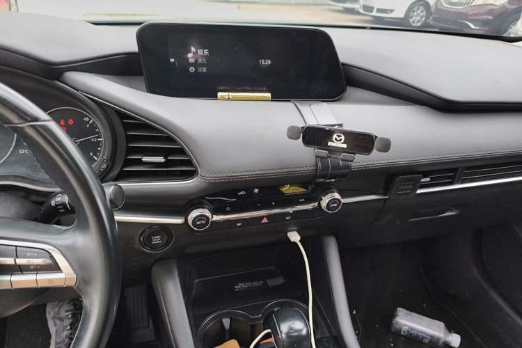 Used Mazda 3 Axela 2020 2.0L Automatic Zhiya Edition Audio And AC Panel