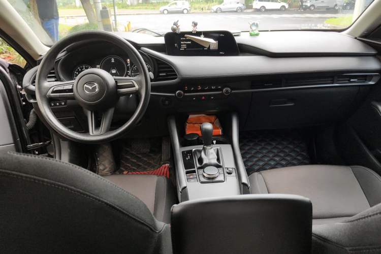 Used Mazda 3 Axela 2020 1.5L Automatic Zhiyue Sunroof Version Center Console