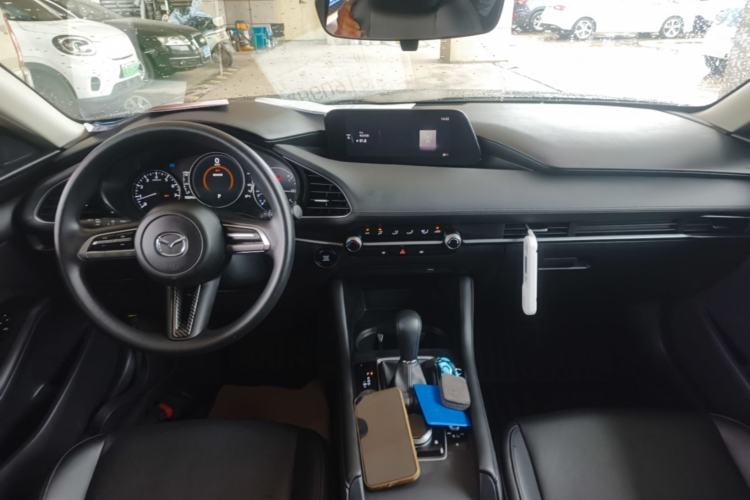 Used Mazda 3 Axela 2020 1.5L Automatic ZhiMei Edition Center Console