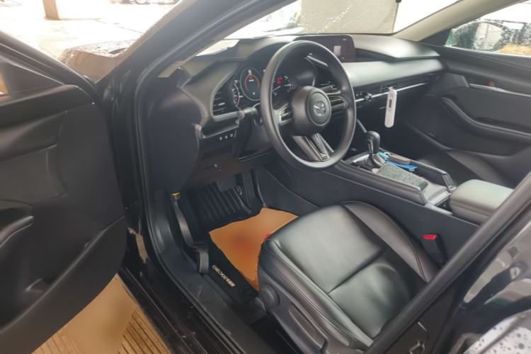 Used Mazda 3 Axela 2020 1.5L Automatic ZhiMei Edition Driver Seat