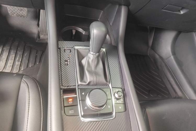 Used Mazda 3 Axela 2020 2.0L Automatic ZhiXuan Edition Gear Lever