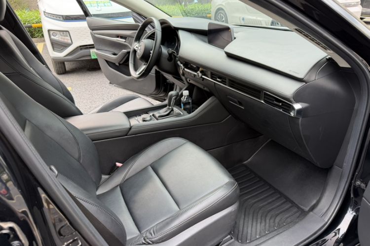 Used Mazda 3 Axela 2020 2.0L Automatic ZhiXuan Edition Interior 2