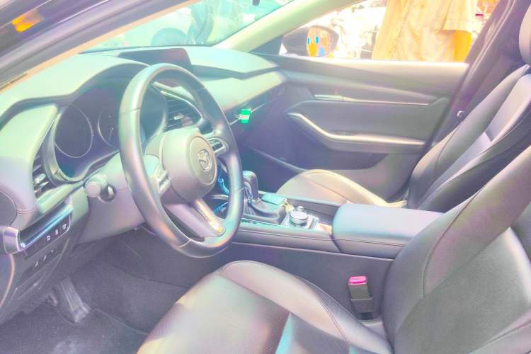 Used Mazda 3 Axela 2020 2.0L Automatic Luxury Version Left Front Seat