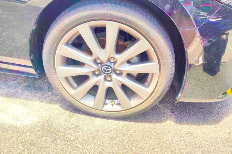 Used Mazda 3 Axela 2020 2.0L Automatic Luxury Version Right Front Wheel Hub