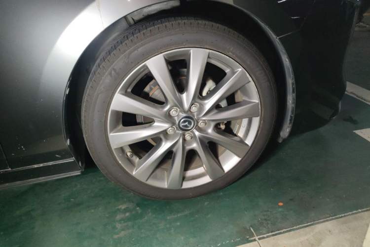 Used Mazda 3 Axela 2020 2.0L Automatic Luxury Version Right Front Wheel Hub
