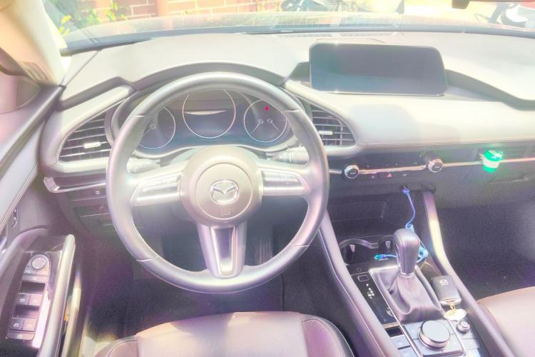 Used Mazda 3 Axela 2020 2.0L Automatic Luxury Version Steering Wheel