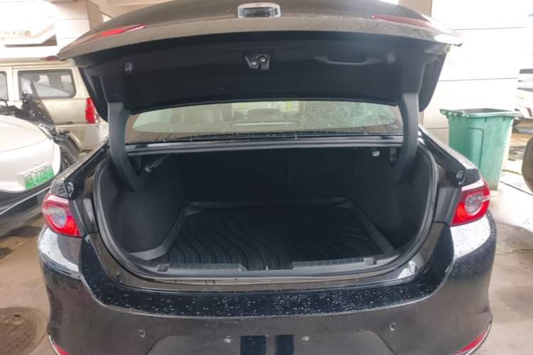 Used Mazda 3 Axela 2020 1.5L Automatic ZhiMei Edition Trunk