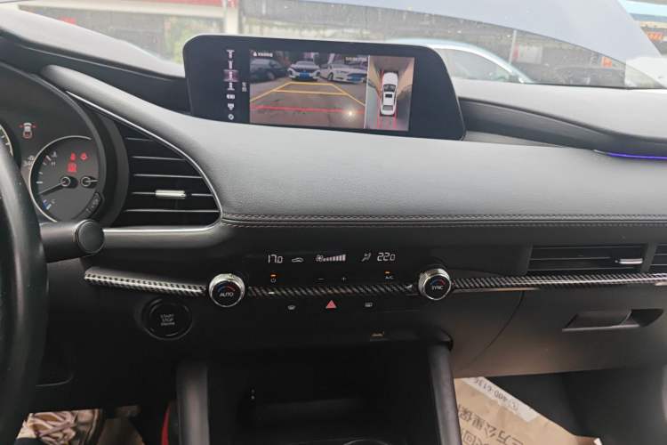 Used Mazda 3 Axela 2020 2.0L Automatic ZhiXuan Edition Audio And AC Panel