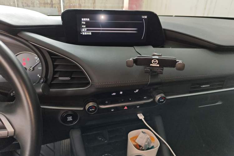 Used Mazda 3 Axela 2020 1.5L Automatic Luxury Version Audio And AC Panel