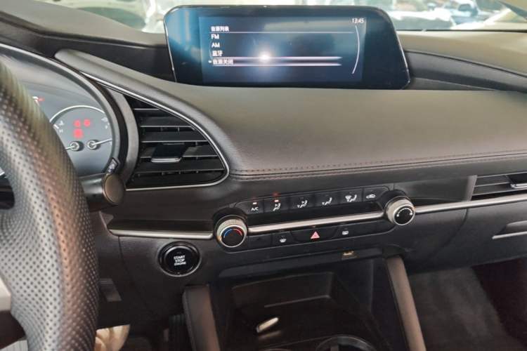 Used Mazda 3 Axela 2020 1.5L Automatic ZhiMei Edition Audio And AC Panel