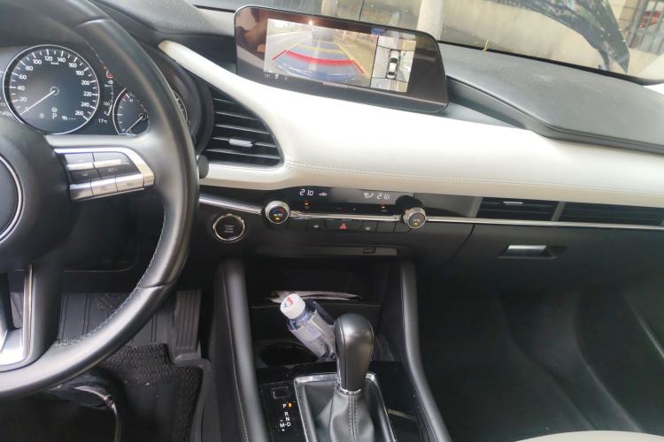 Used Mazda 3 Axela 2020 2.0L X Compression Ignition Prestige Version Audio And AC Panel