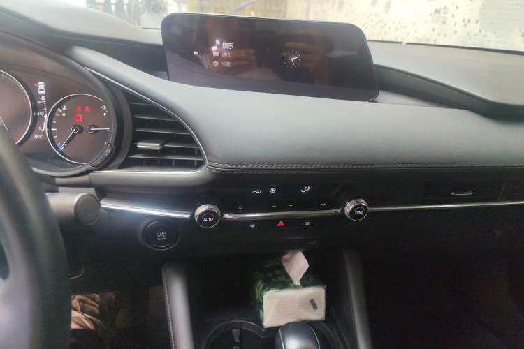 Used Mazda 3 Axela 2020 2.0L Automatic Zhiya Edition Audio And AC Panel
