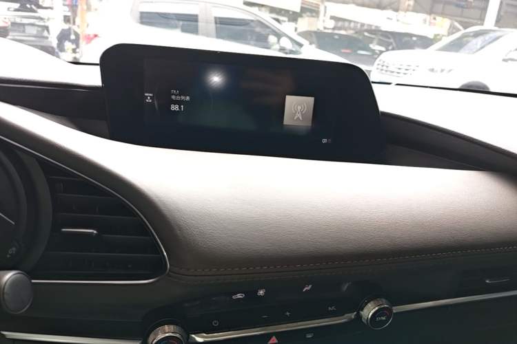 Used Mazda 3 Axela 2020 2.0L Automatic Zhiya Edition Audio And AC Panel