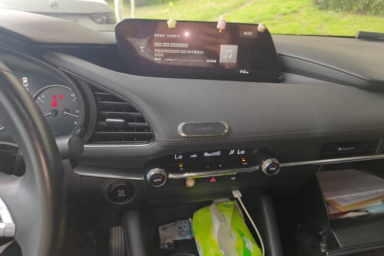 Used Mazda 3 Axela 2020 2.0L Automatic ZhiXuan Edition Audio And AC Panel