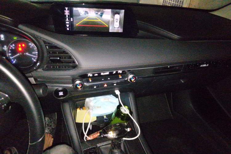 Used Mazda 3 Axela 2020 2.0L Automatic Zhiya Edition Audio And AC Panel
