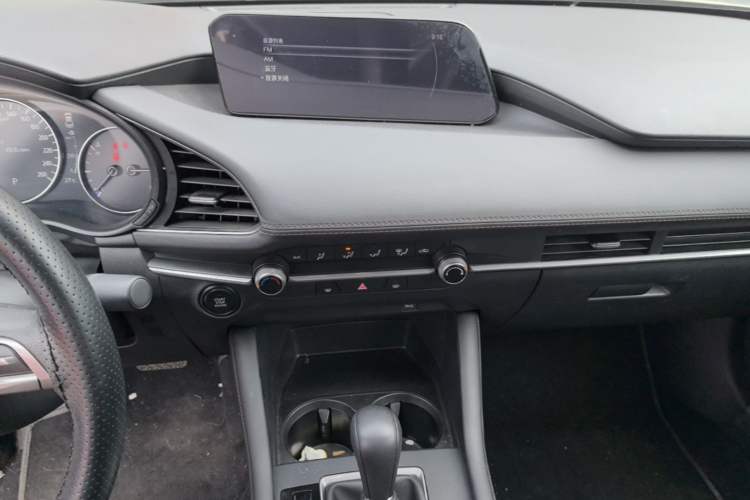 Used Mazda 3 Axela 2020 1.5L Automatic ZhiMei Edition Audio And AC Panel