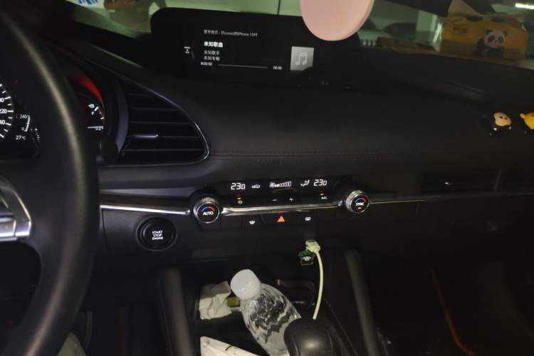 Used Mazda 3 Axela 2020 2.0L Automatic Zhiya Edition Audio And AC Panel