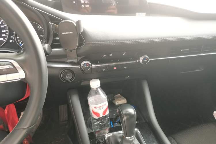 Used Mazda 3 Axela 2020 2.0L Automatic ZhiXuan Edition Audio And AC Panel