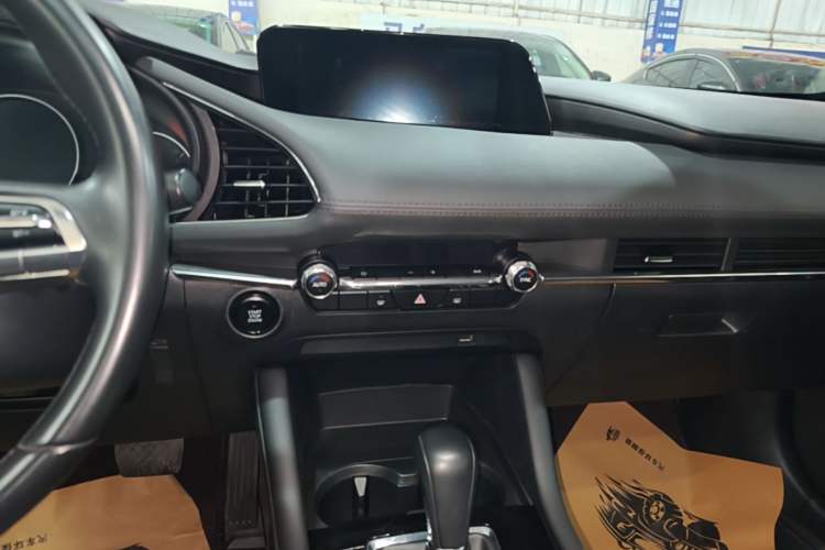 Used Mazda 3 Axela 2020 2.0L Automatic Zhiya Edition Audio And AC Panel