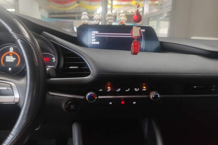 Used Mazda 3 Axela 2020 1.5L Automatic ZhiMei Edition Audio And AC Panel
