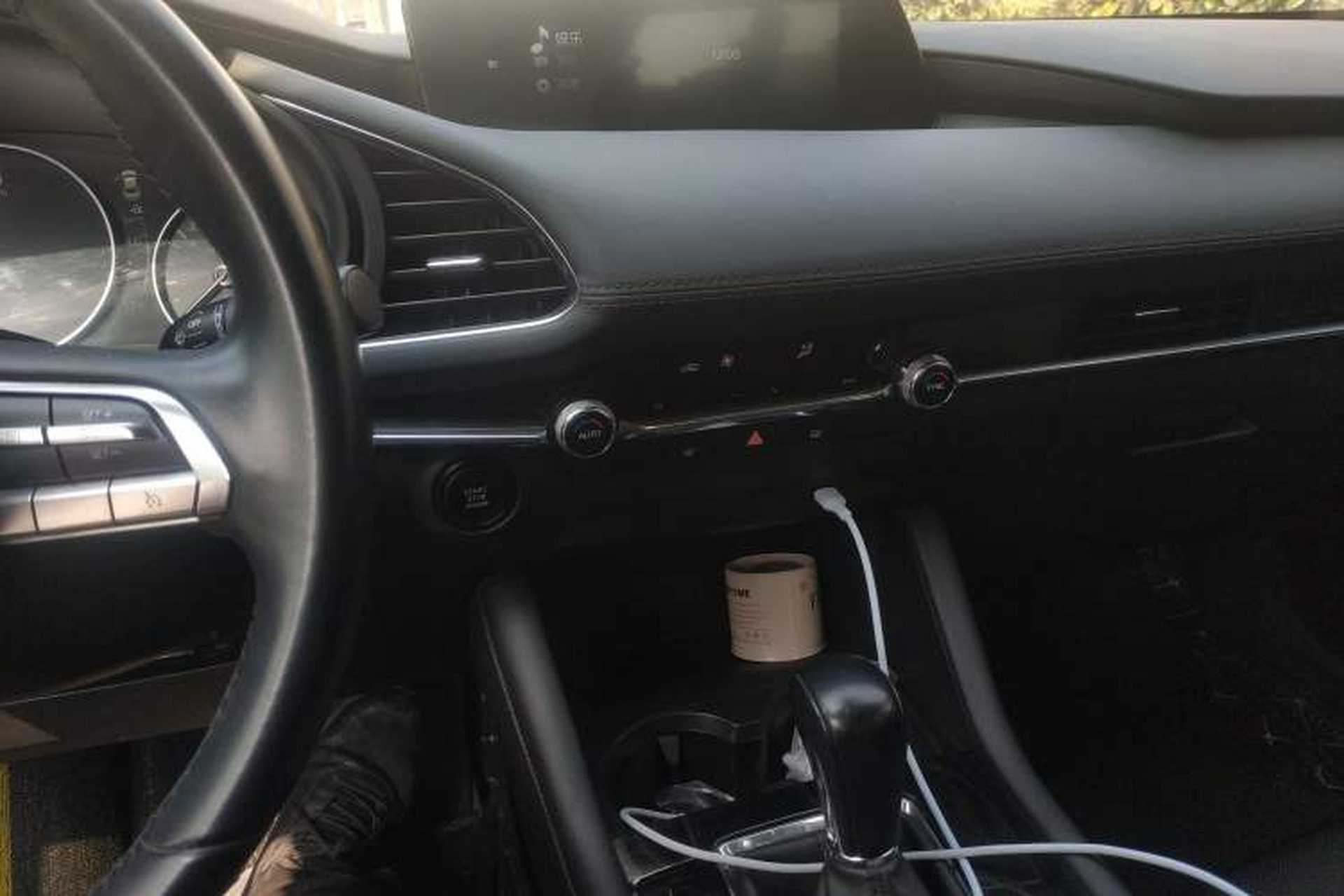 Used Mazda 3 Axela 2020 2.0L Automatic ZhiXuan Edition Audio And AC Panel