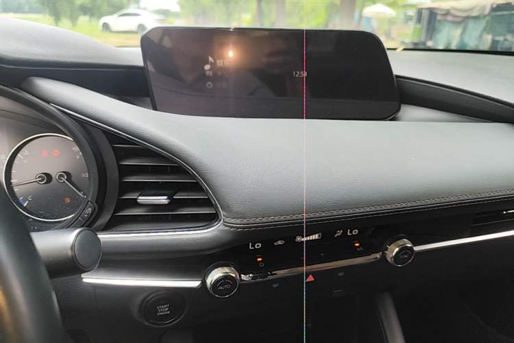 Used Mazda 3 Axela 2020 2.0L Automatic Zhiya Edition Audio And AC Panel